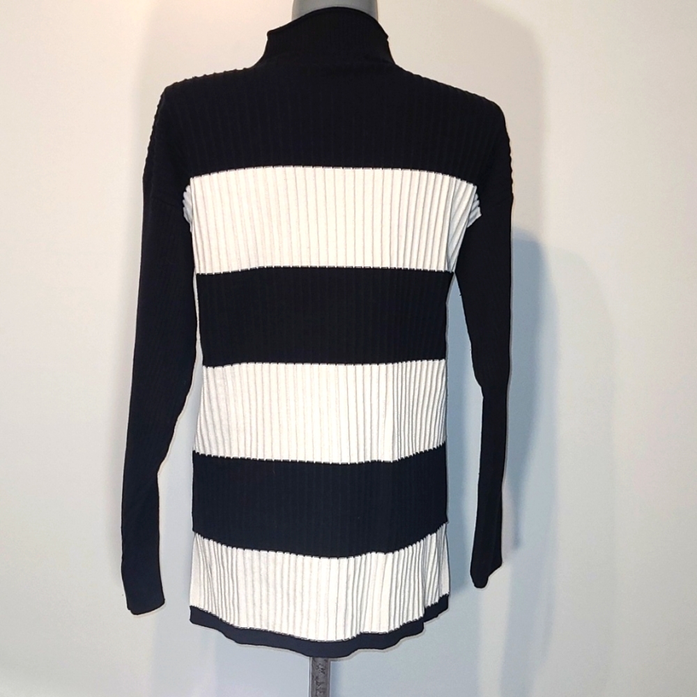 Gabby Isabella ROCK Turtleneck Sweater With Fringe Size XS - Picture 3 of 12